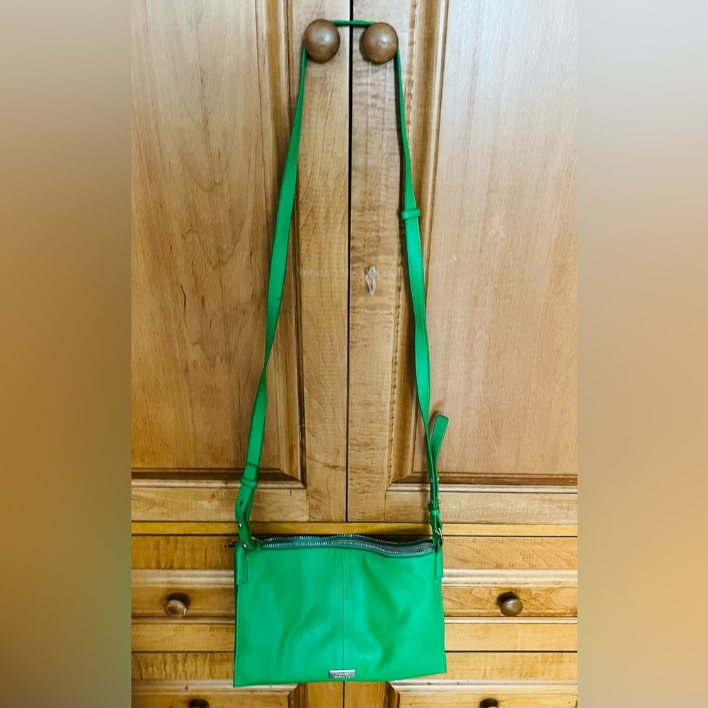 Vince Camuto Green crossbody bag💚✅